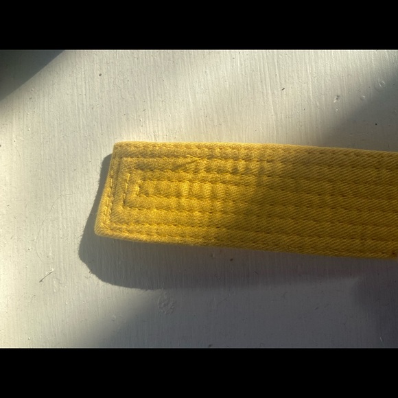 Yellow tae kwon do belt - Picture 3 of 5